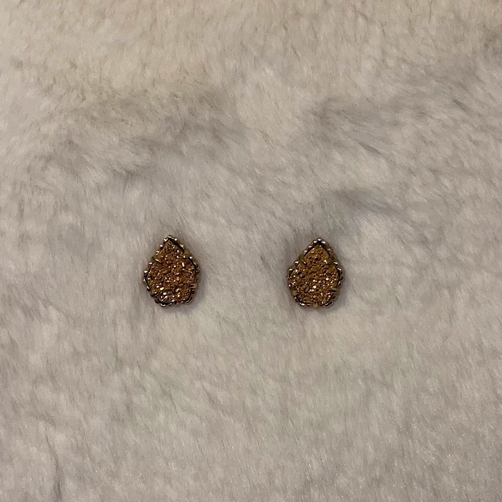 Kendra Scott sparkly rose gold stud earrings